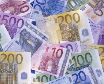 Национальная валюта укрепляется по отношению к доллару