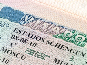 Шенгенские визы подорожают для белорусов до 80 евро