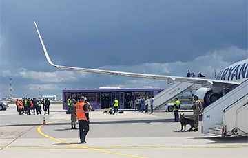 Европарламент призывает расследовать возможное участие России в инциденте с самолетом Ryanair