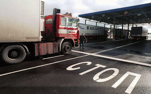 Более 900 грузовиков застряли на границе Беларуси и Евросоюза
