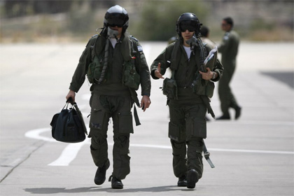 Израильских пилотов наказали за закачку секретных карт на смартфоны