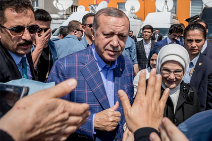 СМИ сообщили о возвращении Эрдогана на пост председателя правящей партии