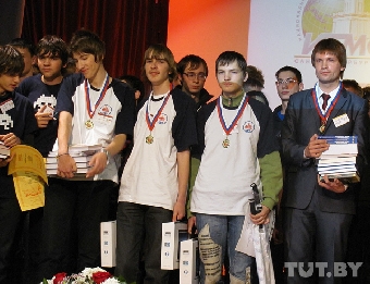 Белорусские школьники получили 13 дипломов на международной олимпиаде по программированию в Москве