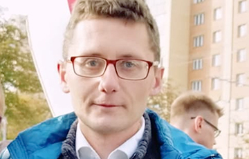 В дом блогера и активиста «Европейской Беларуси» Алеся Круткина ломится милиция