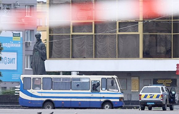 В украинском Луцке рядом с захваченным автобусом произошел взрыв