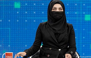 Талибы заставили женщин на телевидении закрывать лица