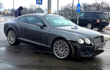 ДТП в Гродно: россиянин на Bentley не уступил дорогу микроавтобусу
