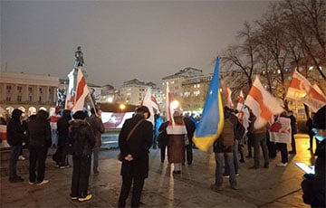 В Варшаве прошла акция в честь героев Слуцкого восстания
