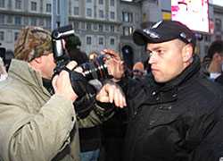 МВД Беларуси: Блокировать работу журналистов ОМОН научился в Германии