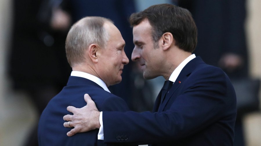 Пообещал надавить. МИД Франции о телефонном разговоре Макрона и Путина