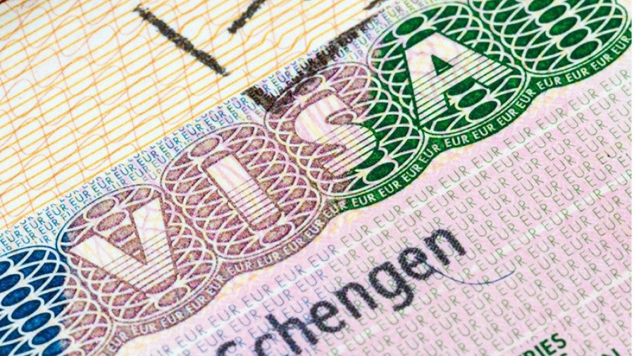 Евродепутаты выступают за снижение визового сбора за шенгенскую визу для белорусов