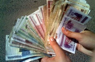 Какие работники Беларуси получат ежемесячную доплату к тарифной ставке?