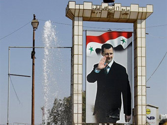 Президент Сирии уволил губернатора мятежного города