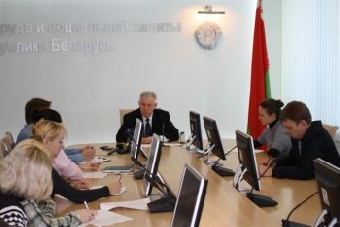Внедрение гибких систем оплаты труда в Беларуси ведется медленно - Грушник
