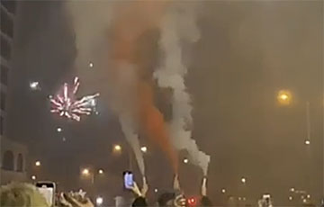 Жители «Маяка Минска» встретили Новый год под громогласное «Жыве Беларусь!»