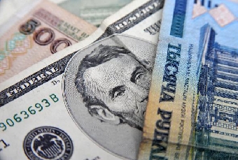 Курс белорусского рубля сохранился неизменным к доллару