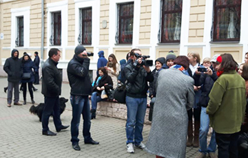 В Могилеве прошла акция солидарности с задержанными в Минске
