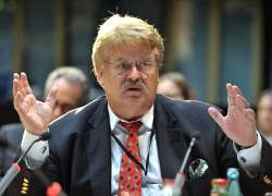 Эльмар Брок переизбран председателем комитета иностранных дел Европарламента