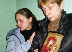 Любовь Ковалева просит отдать ей тело сына