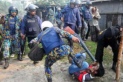 В Бангладеш произошло столкновение между полицией и демонстрантами