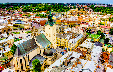 Как белорусам дешево доехать до Львова и снять отель за 9 евро