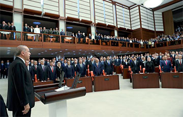 Турция официально сменила форму правления