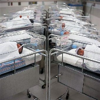 Законопроект о новом механизме расчета пособия по уходу за ребенком до трех лет внесен в Совмин