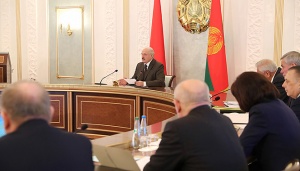 Запретил запрещать: о чем говорил на заседании Совбеза Лукашенко