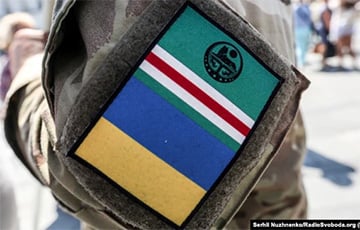 Чеченский батальон имени Шейха Мансура помогает украинцам в бою уничтожать врага