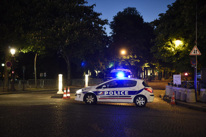 Очевидцы рассказали подробности нападения на полицейских в Париже
