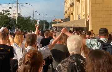 Видеофакт: Атмосфера прямо сейчас в центре Минска