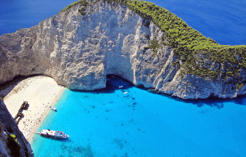 Названы десять самых живописных пляжей Средиземноморья