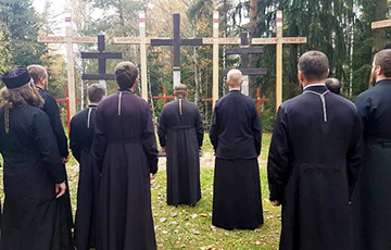 Хор священнослужителей Гродненской совершил богослужение в Куропатах