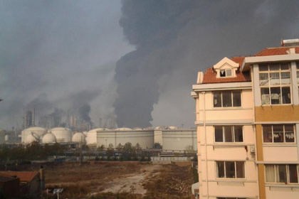 При взрыве на нефтепроводе в Китае погибли 22 человека