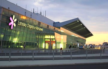 Аэропорт в Варшаве закрыт из-за угрозы взрыва в самолете