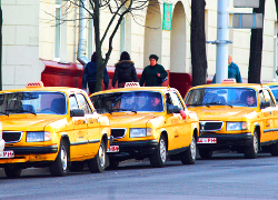 Владельцы такси и маршруток будут платить пошлину дважды в год