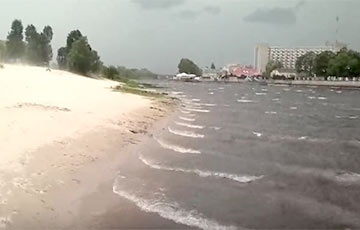 Видеофакт: Шторм на реке Пина