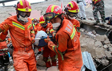 Десять погибших обнаружили под завалами рухнувшего в Китае карантинного отеля