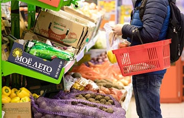 Почти четверть россиян экономят на еде
