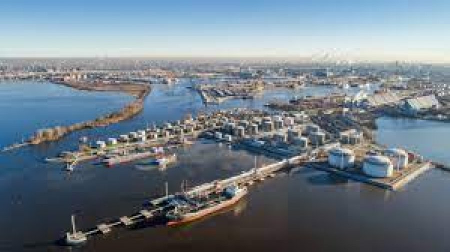 Перевалка белорусских нефтепродуктов через российские порты превысила планы на треть