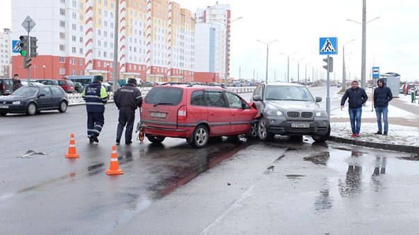 ДТП в Гродно: лихач из России на BMW X5 не уступил дорогу Opel Zafira