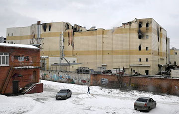 В здании торгового центра в Кемерове обрушилась крыша