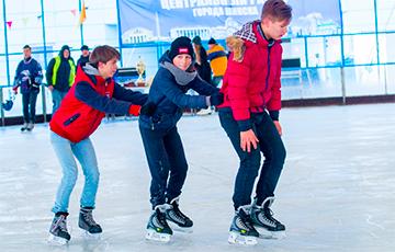 В Минске открылся сезон катания на коньках