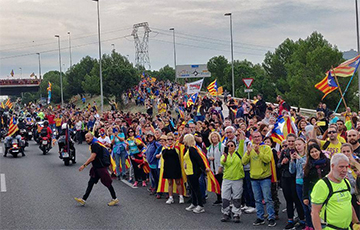 Белорус опубликовал уникальные кадры с массовых протестов в Каталонии