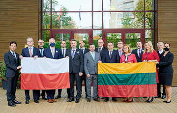Представительство ЕС в Беларуси поддержало польских и литовских дипломатов