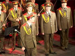 Российскому военному хору запретили выступать в Польше с советской символикой