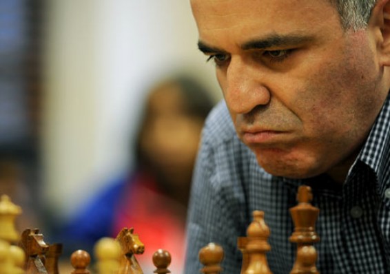 Каспаров примет участие в шахматном турнире после 12-летнего перерыва