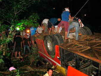 В автокатастрофе во Вьетнаме погибли 34 человека