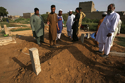 Влюбленных пакистанских подростков убили током ради чести