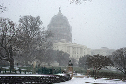 В нижней палате Конгресса США из-за снежной бури отменили все голосования